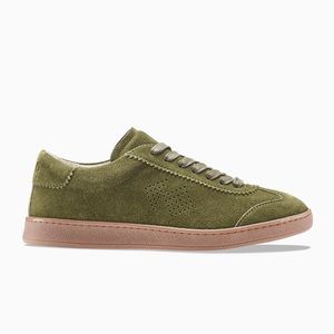 Koio Tempo in Thyme green suede sneakers. 💚